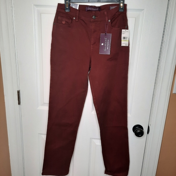 NWT Gloria Vanderbilt Amanda red jeans - Picture 1 of 4